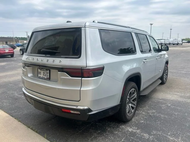 Used 2025 Silver Zynith Jeep Series II image 3