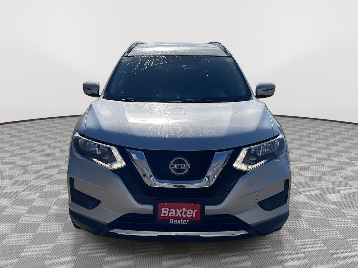 Used 2018 Brilliant Silver Nissan S image 8