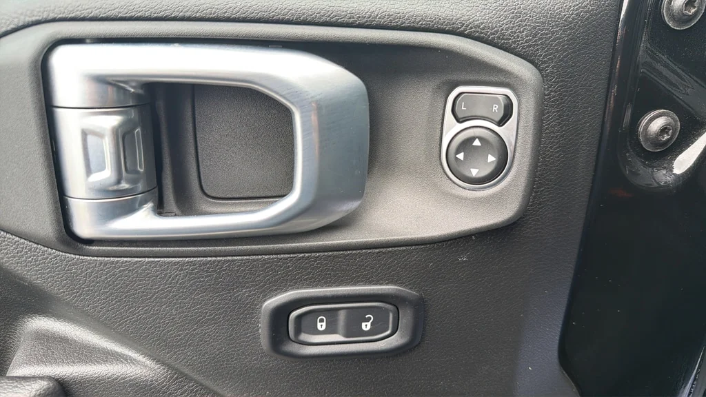 Used 2025 Black Jeep Rubicon image 18