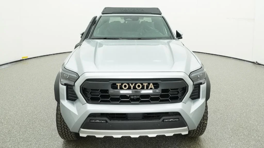 New 2026 Celestial Silver Metallic Toyota Trailhunter image 15