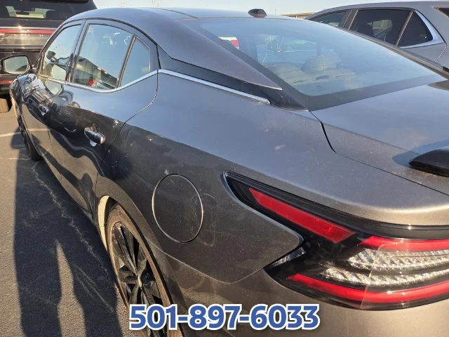 Used 2022 Gray Nissan SR image 6
