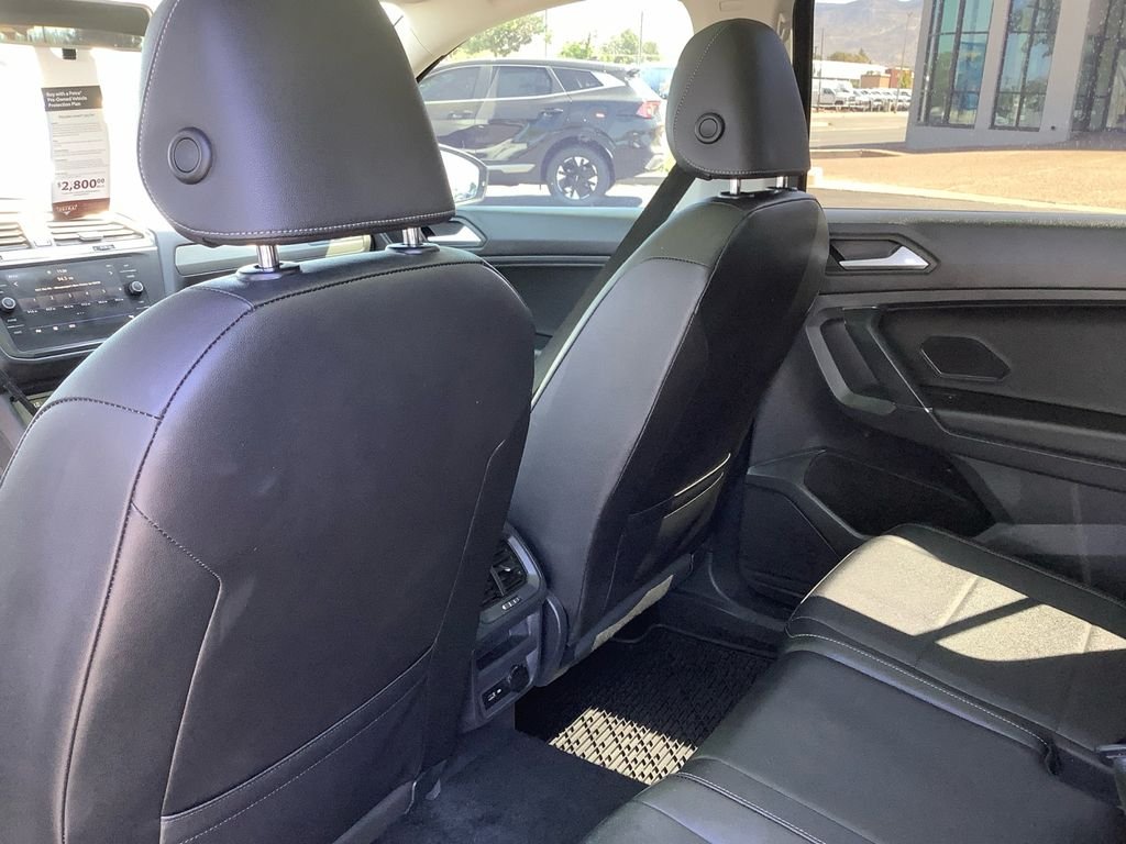 Used 2020  Volkswagen 2.0T SE image 19