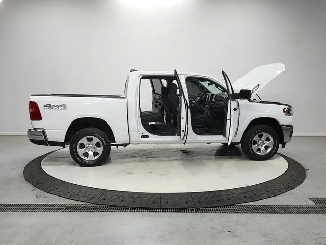 Used 2025 White Ram Big Horn/Lone Star image 16