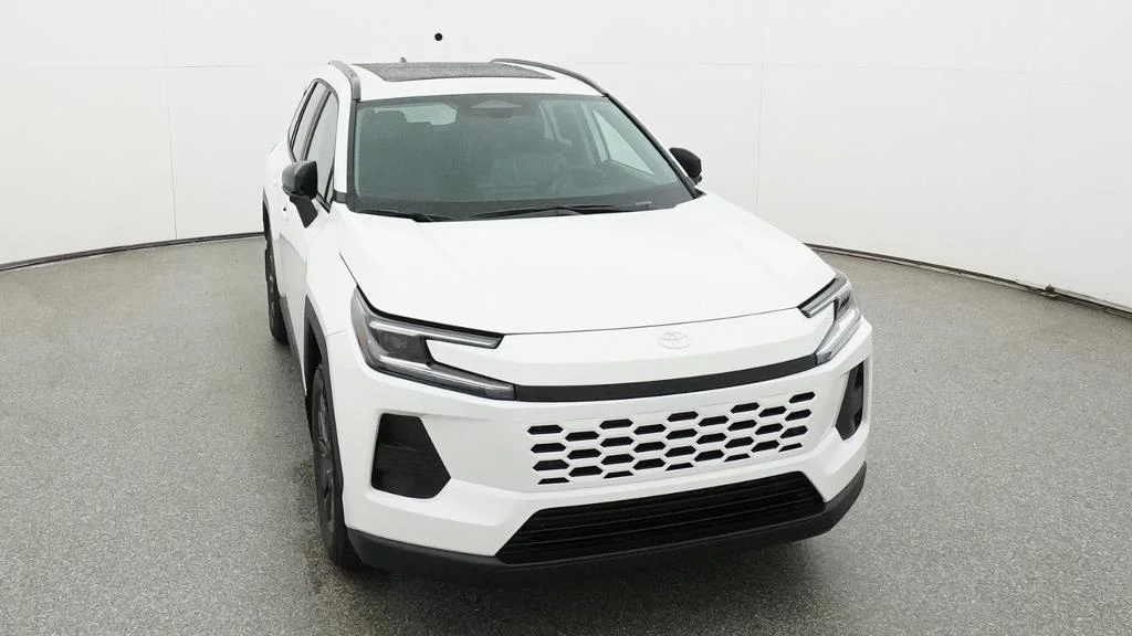 New 2026 Ice Cap Toyota XLE Premium image 8