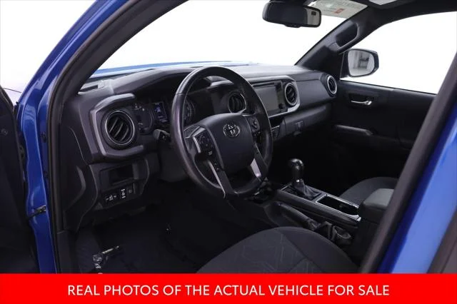 Certified Used 2018 BLAZING BLUE PEARL Toyota  image 3