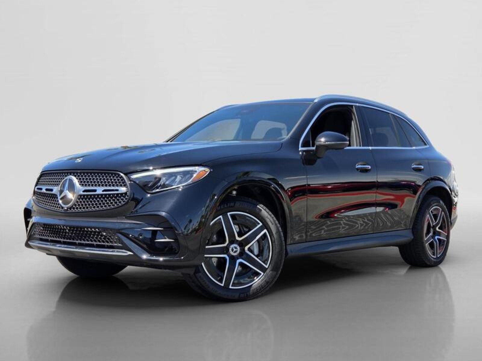 2026 Mercedes-Benz GLC GLC 300's photo