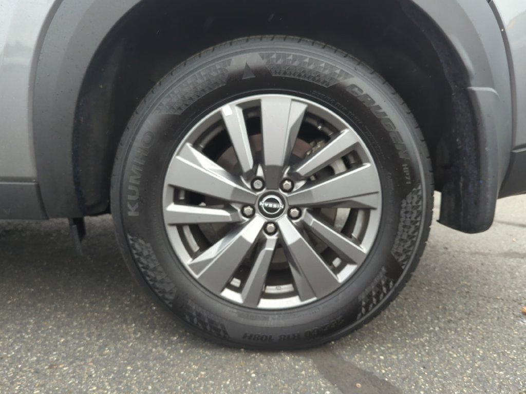 Used 2025 Gray Nissan SV image 25