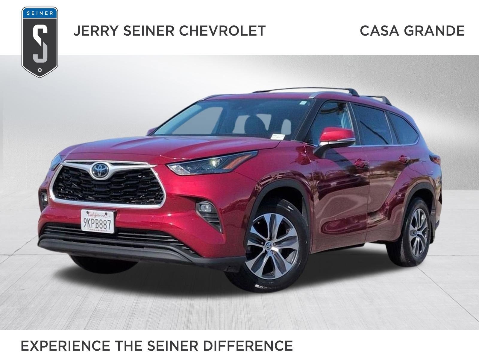 2023 Toyota Highlander XLE FWD's photo