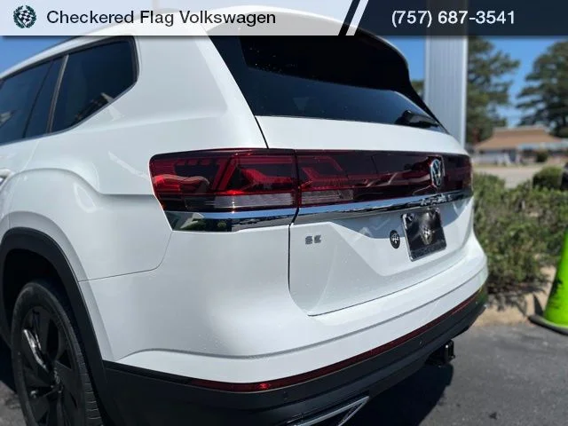 New 2026 White Volkswagen 2.0T SE w/Technology image 9