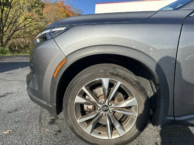 Used 2023 Gray INFINITI LUXE image 25