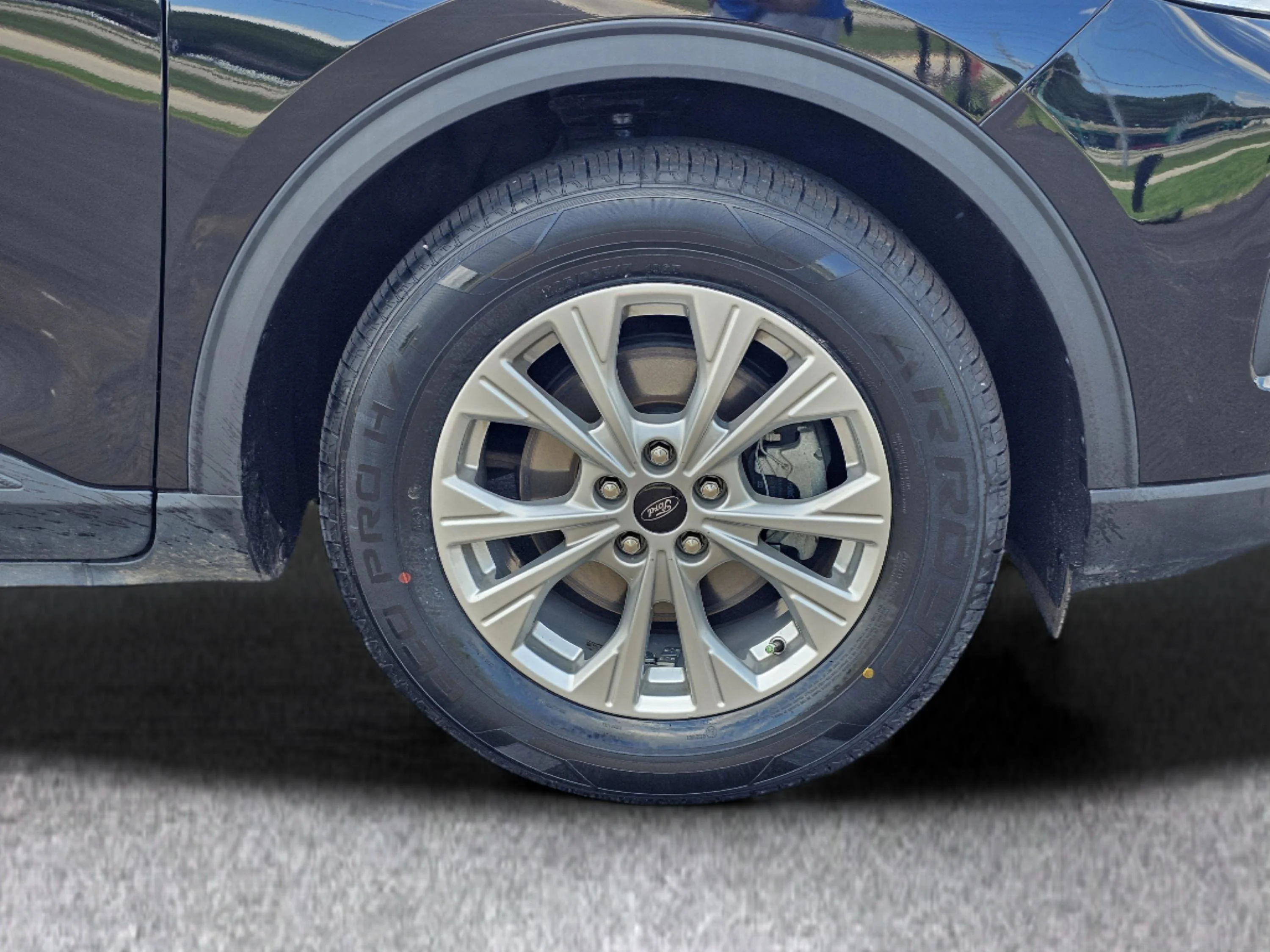 Used 2025 Agate Black Metallic Ford Active image 6