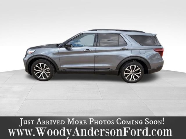 Used 2022 Carbonized Gray Metallic Ford ST-Line image 3