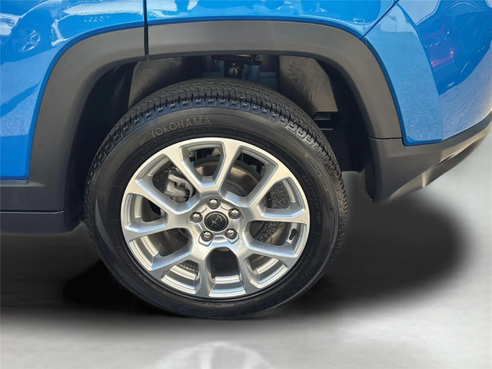 Used 2025 Hydro Blue Pearlcoat Jeep Limited image 22