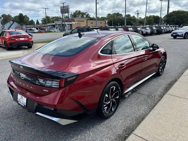 Used 2024 Red Hyundai SEL image 6