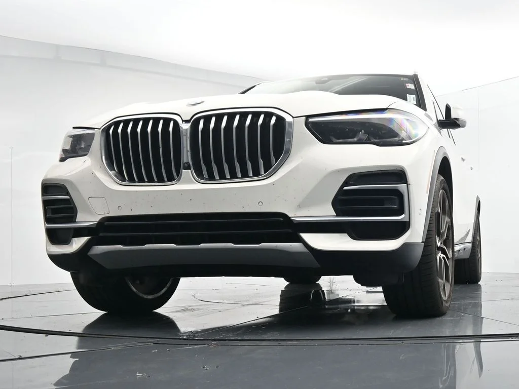 Used 2023 White BMW xDrive40i image 18