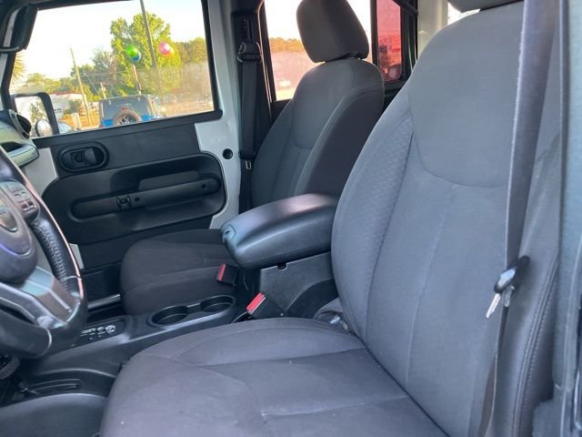 Used 2017 Black Jeep Unlimited Sport image 8