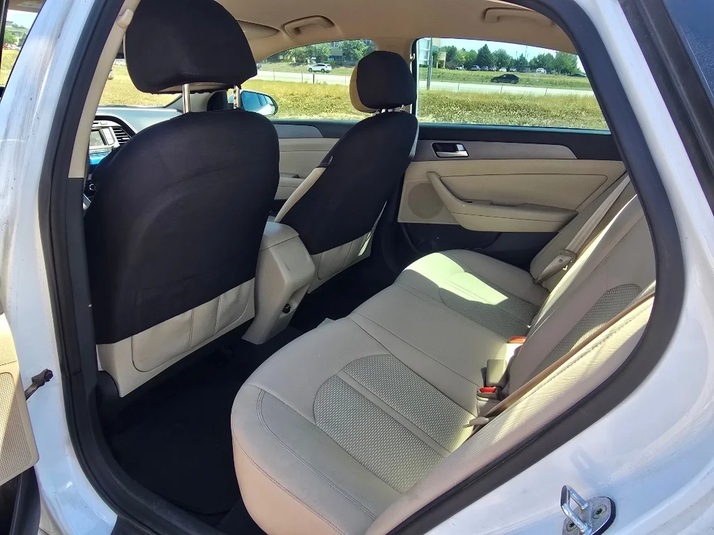 Used 2015 Quartz White Pearl Hyundai 2.4L SE image 14