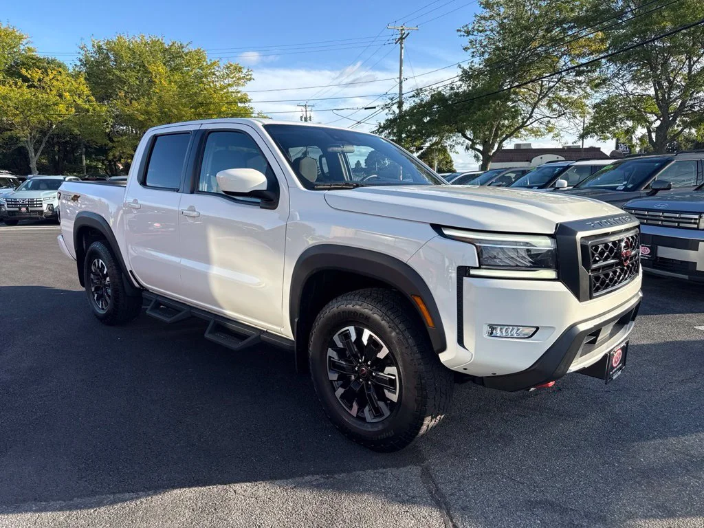 Used 2024 White Nissan PRO-4X image 3