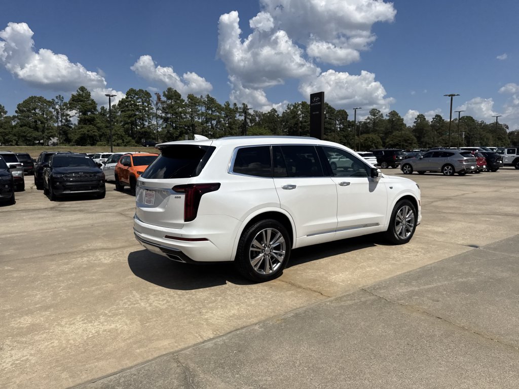 Used 2025 White Cadillac Premium Luxury image 5