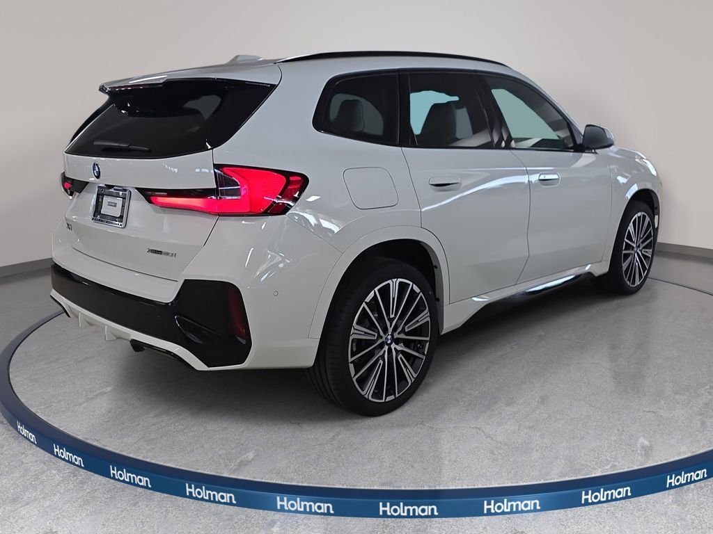 New 2026 Alpine White BMW xDrive28i image 4