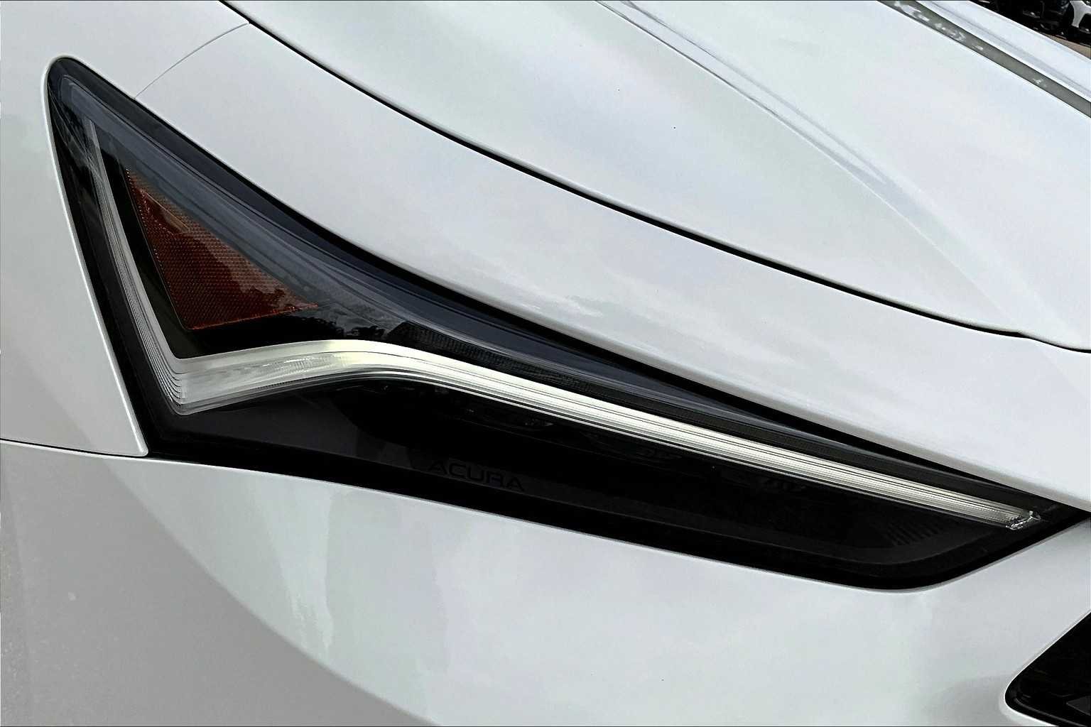 Used 2025 Platinum White Pearl Acura  image 13