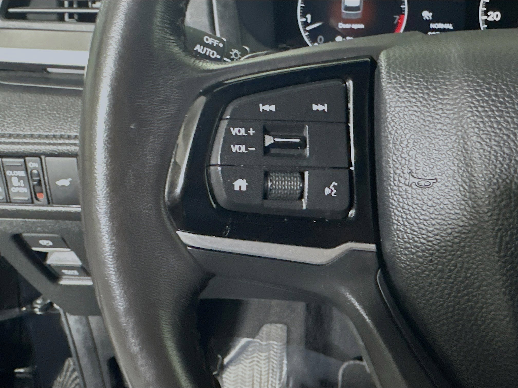 Used 2025 Black Honda Sport-L image 16