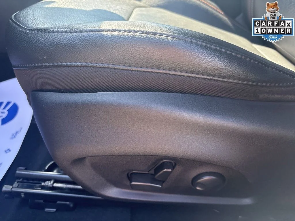 Used 2022 Silver Jeep Latitude Lux image 14