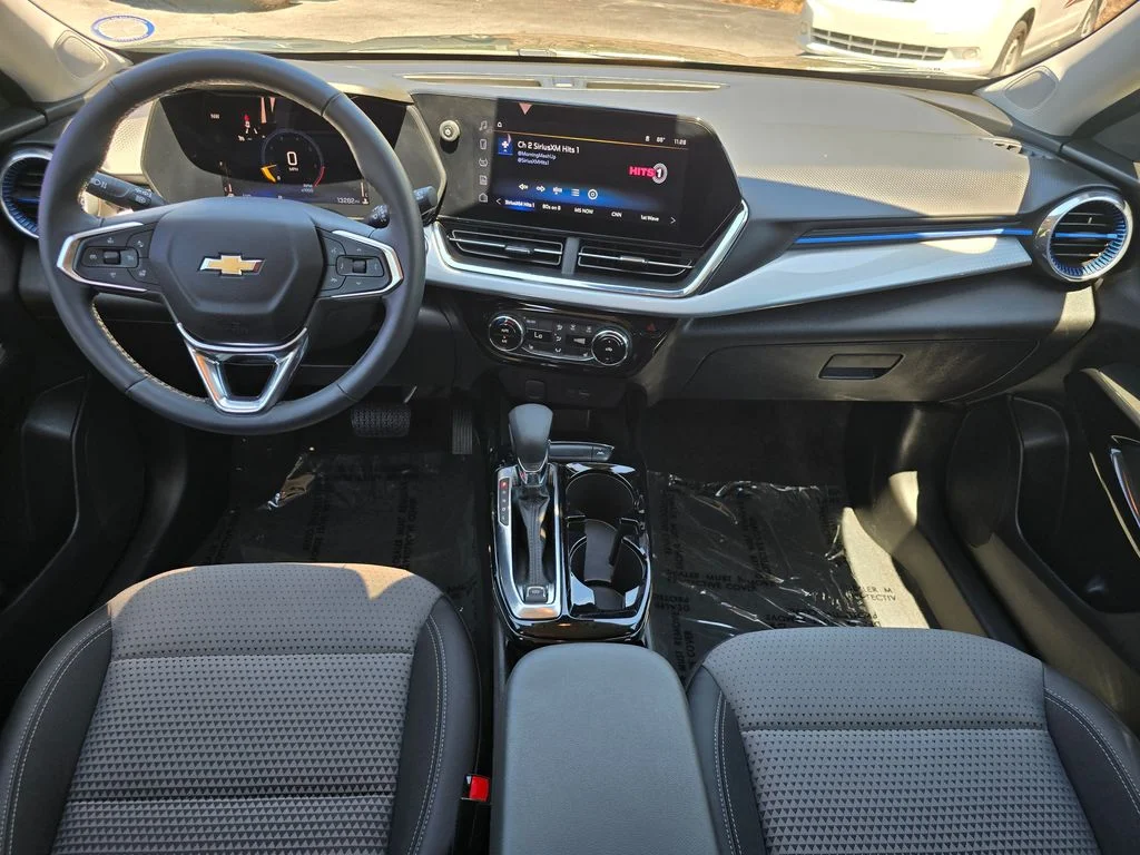Used 2025 Gray Chevrolet LT image 5