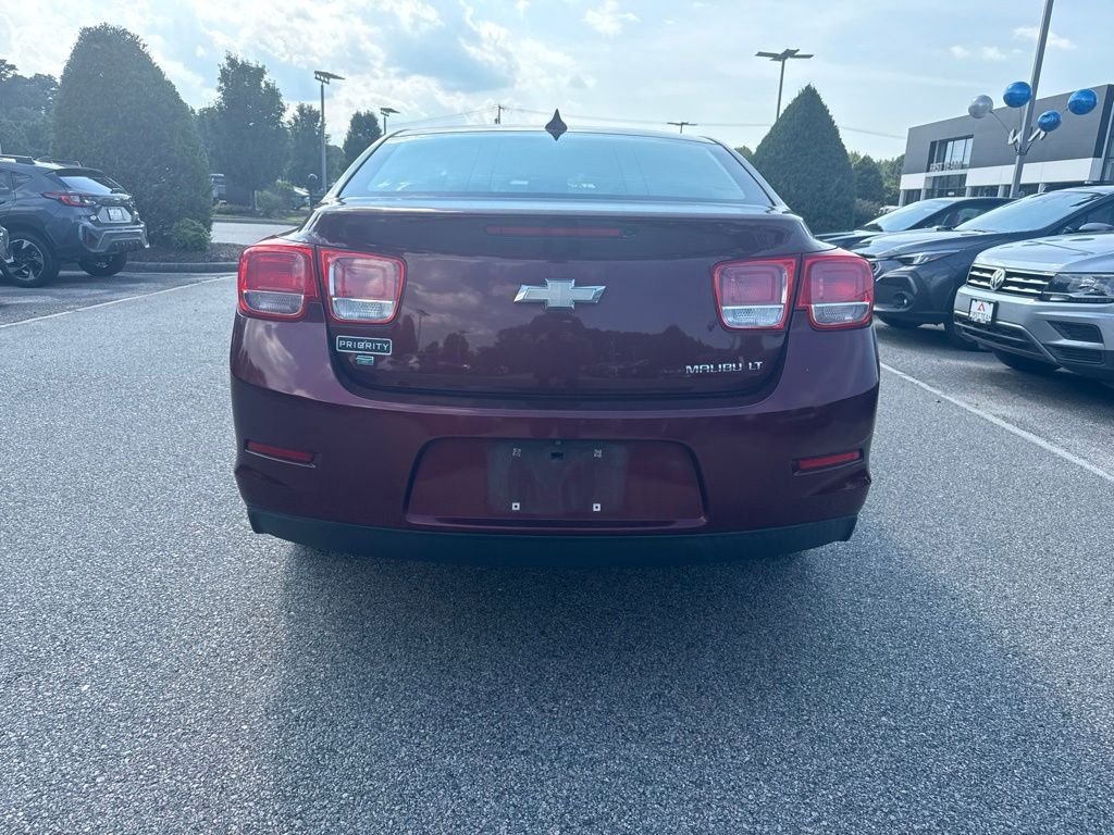 Used 2015 Red Chevrolet LT image 4