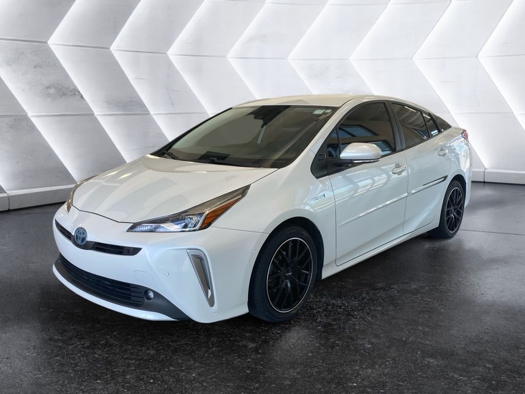 Used 2022 Beige Toyota XLE image 3