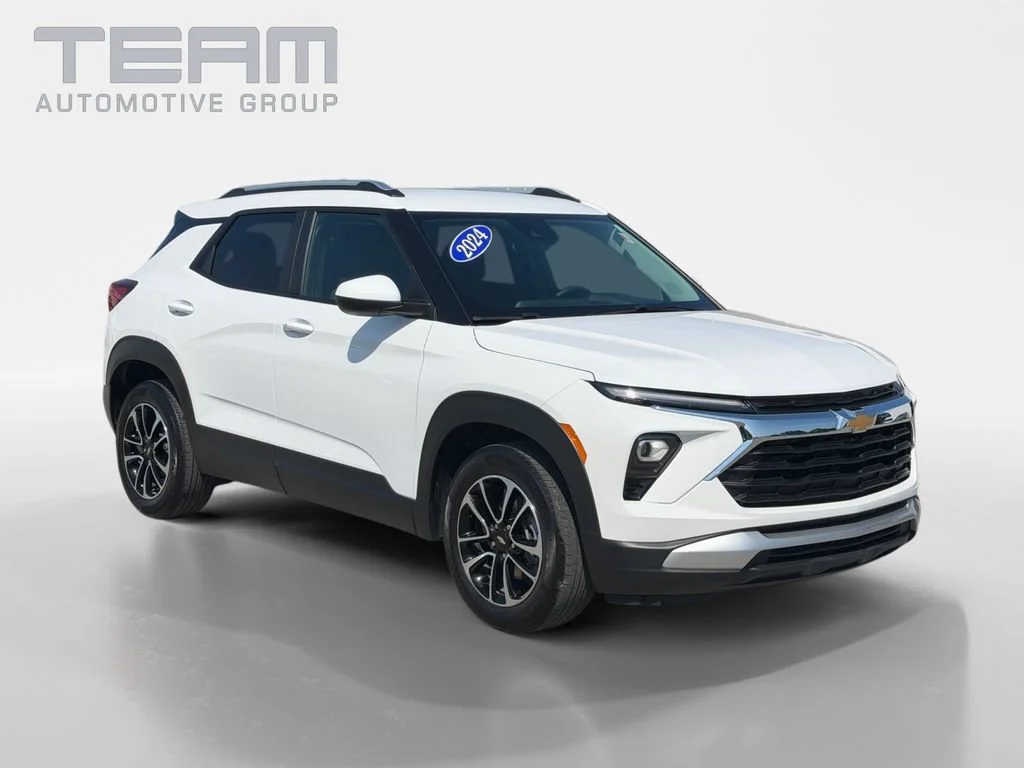 Used 2024 Summit White Chevrolet LT image 1