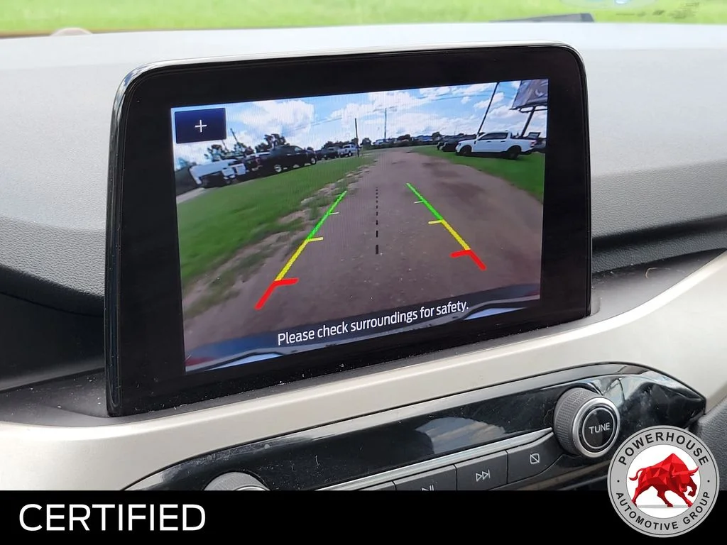 Used 2020 Red Ford SE image 25