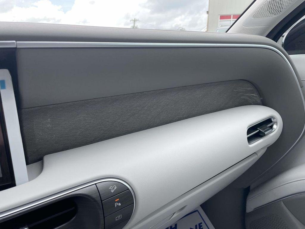 New 2026 Red Hyundai SEL Premium 7P image 30