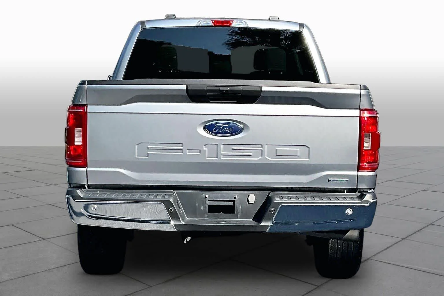 Used 2023 Iconic Silver Metallic Ford XLT image 8