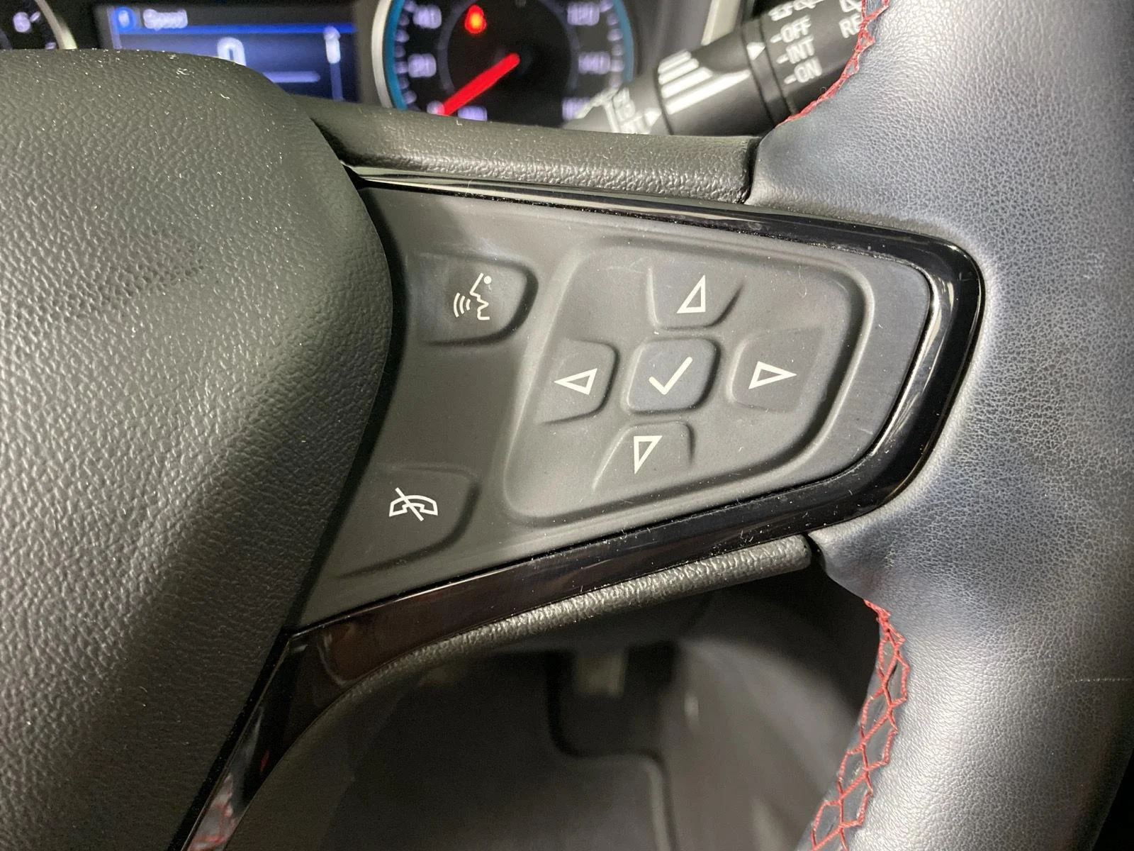 Used 2023 Summit White Chevrolet RS image 15