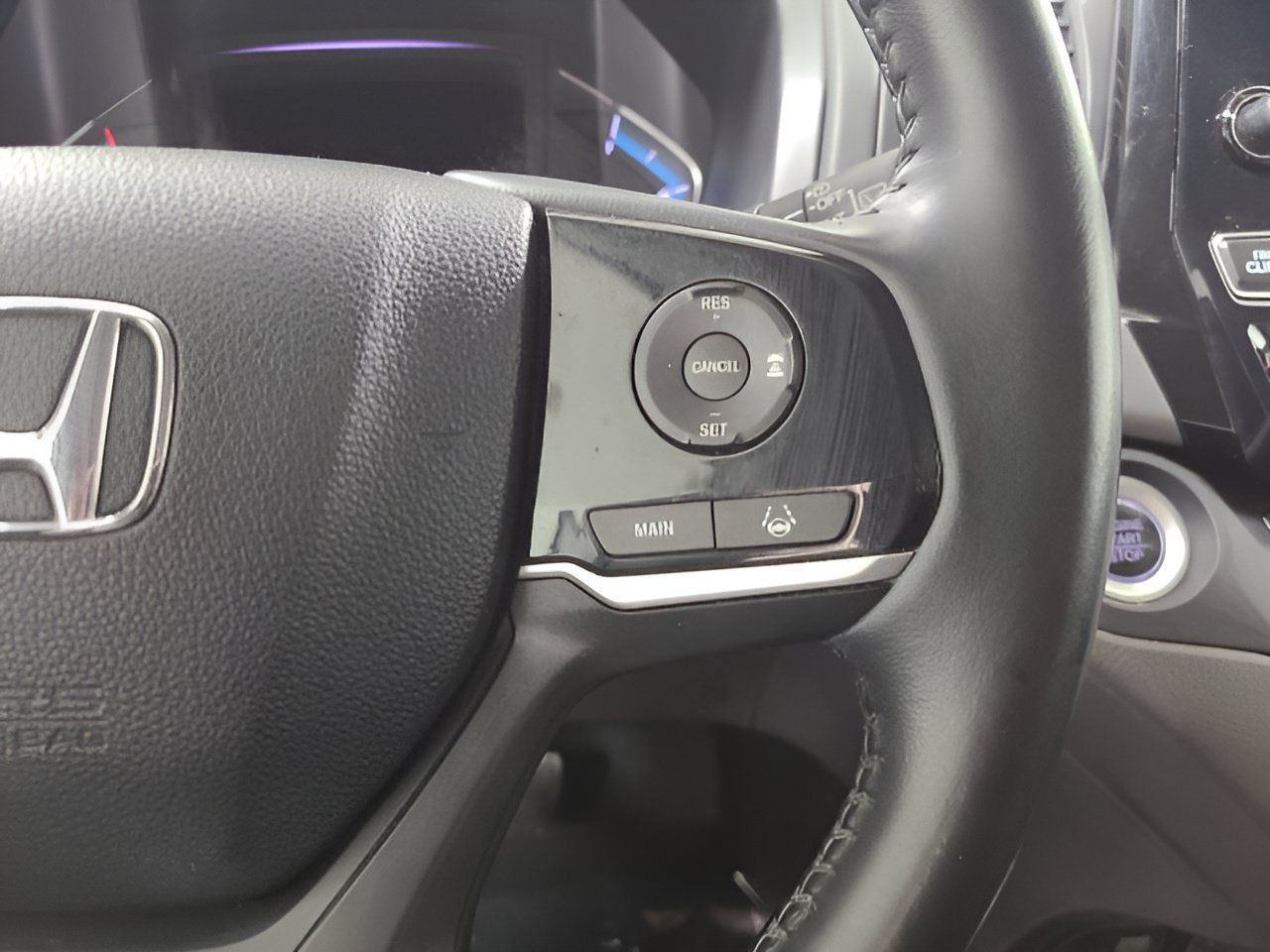 Certified Used 2019 White Diamond Pearl Honda EX-L image 28