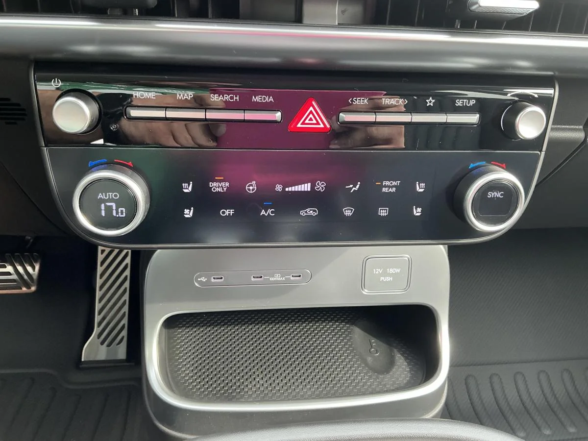 New 2026 White Hyundai Preferred image 28
