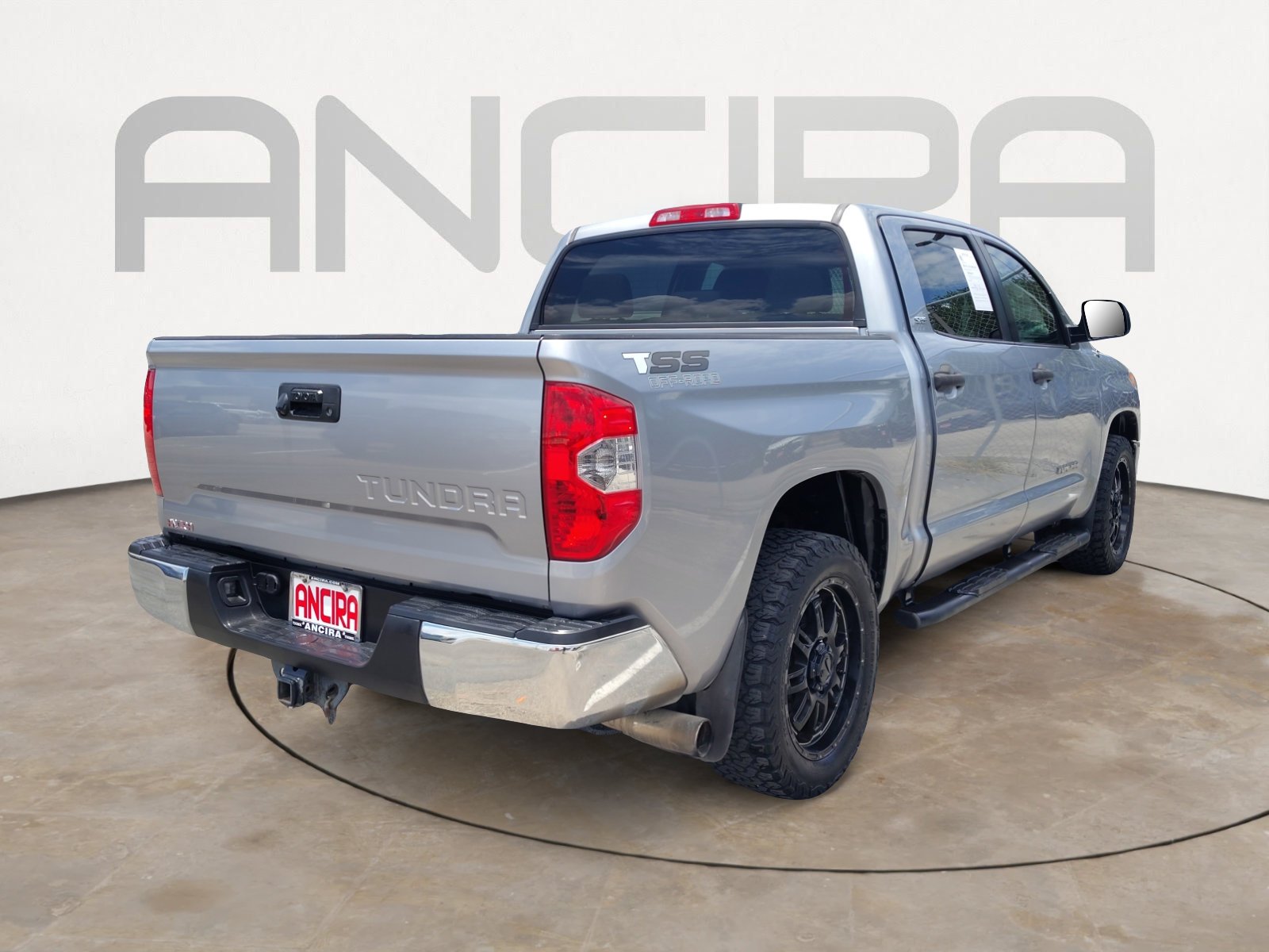 Used 2014 Silver Sky Metallic Toyota SR5 image 11
