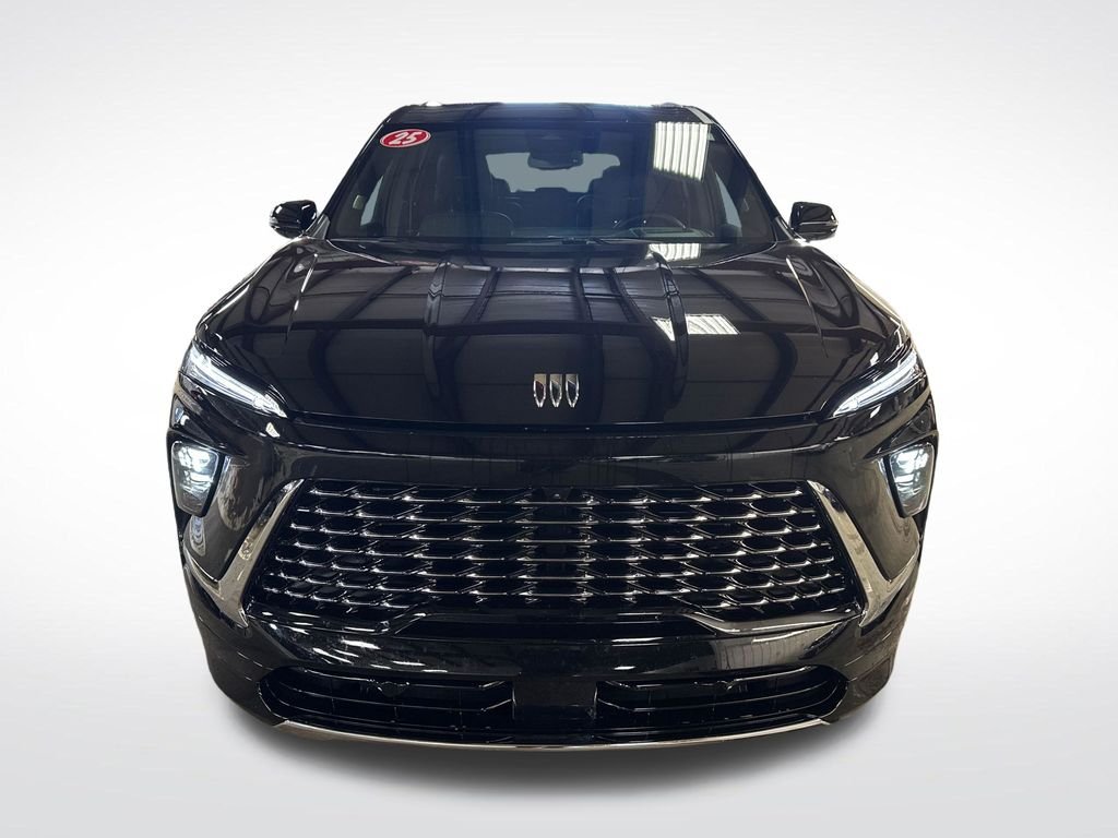 Used 2025 Black Buick Avenir image 9