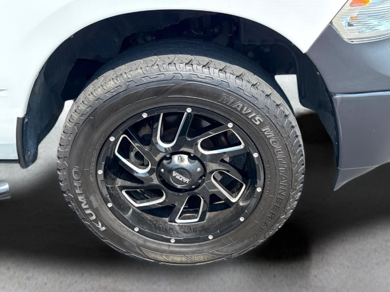Used 2016 Bright White Clearcoat Ram Tradesman image 21