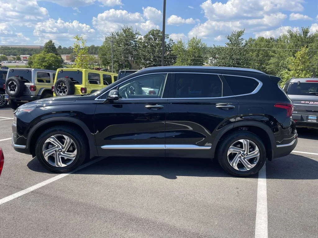 Used 2022 Black Hyundai SEL image 6