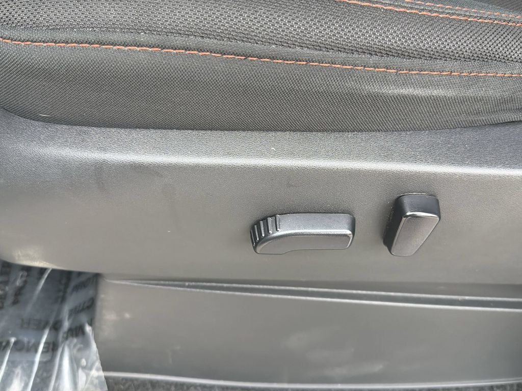 Certified Used 2022 White Nissan PRO-X image 14