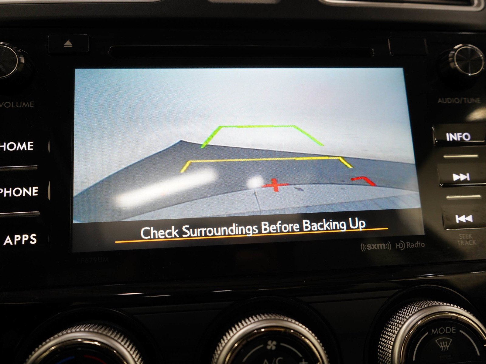 Used 2018 Crystal White Pearl Subaru 2.5i Premium image 27