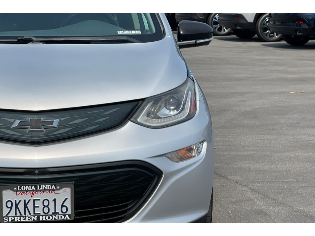 Used 2017 Silver Ice Metallic Chevrolet Premier image 47