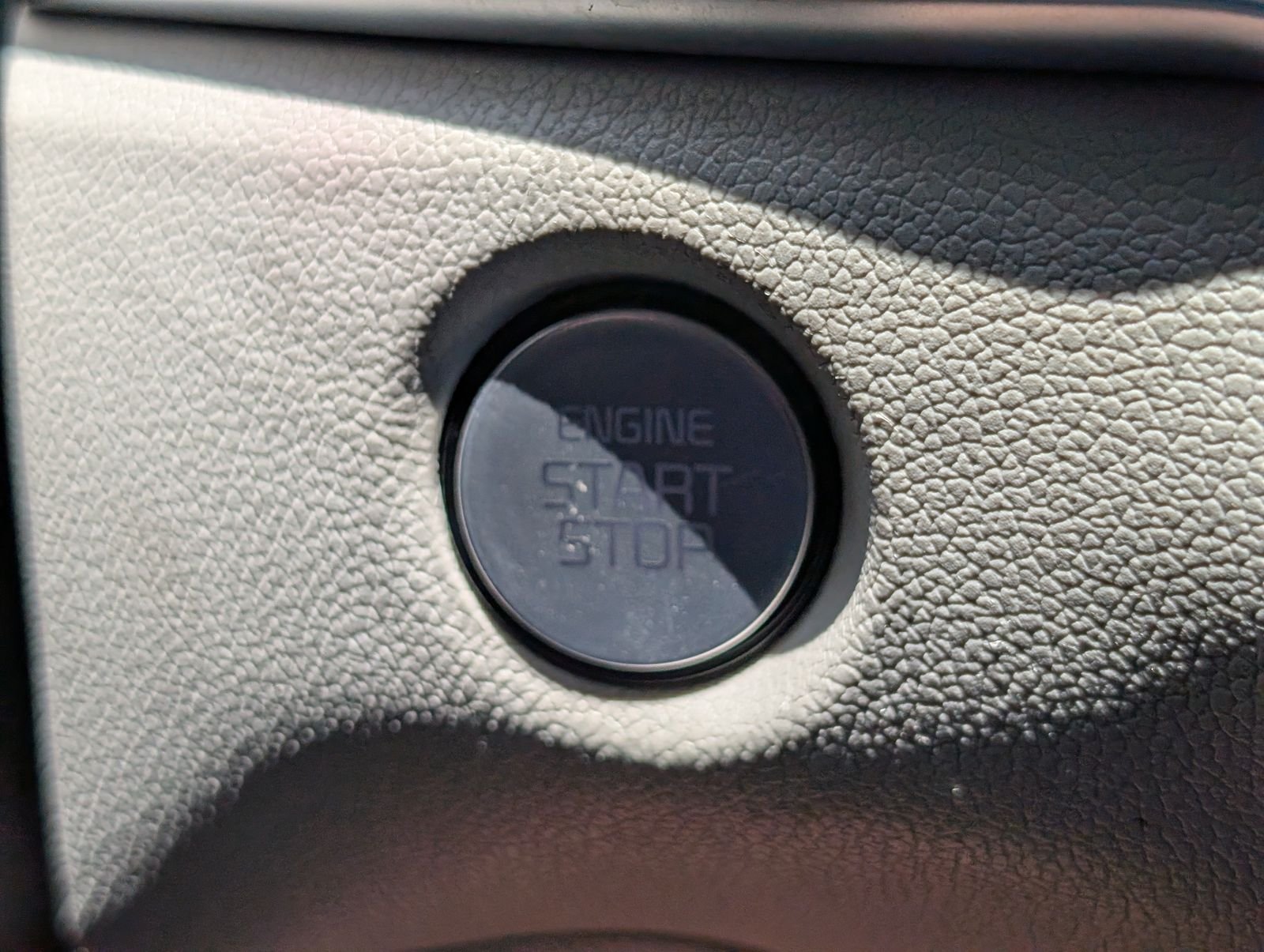 Used 2025 Wolf Gray Kia SX image 29