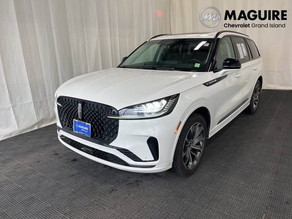 2025 Lincoln Aviator Premiere AWD's photo
