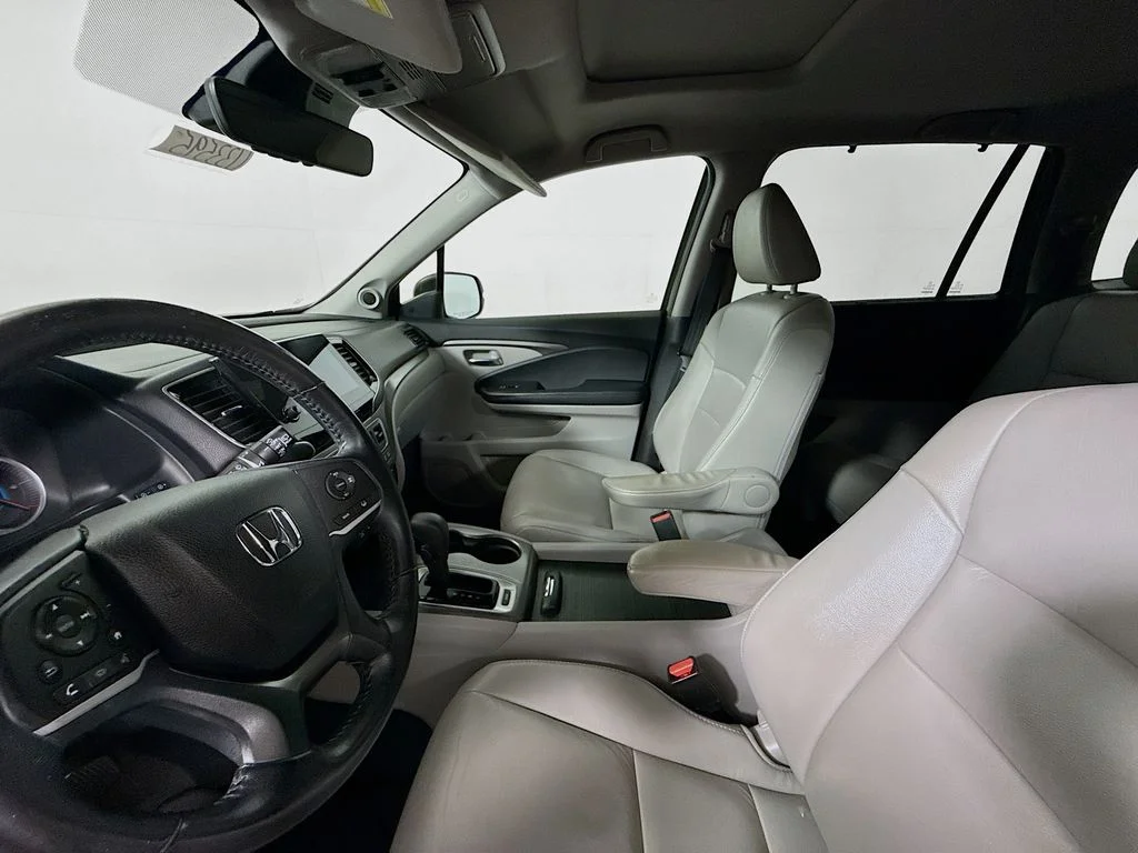 Used 2020 Gray Honda EX-L image 19