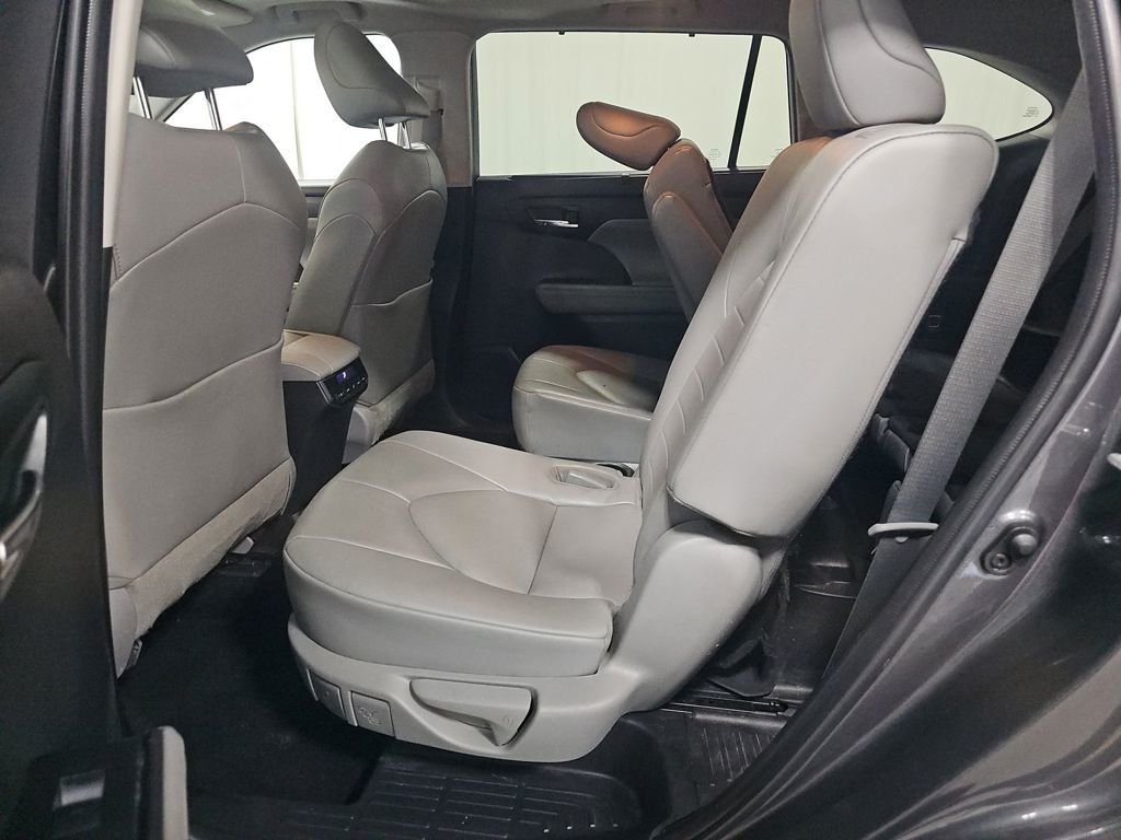 Used 2022 Gray Toyota XLE image 11