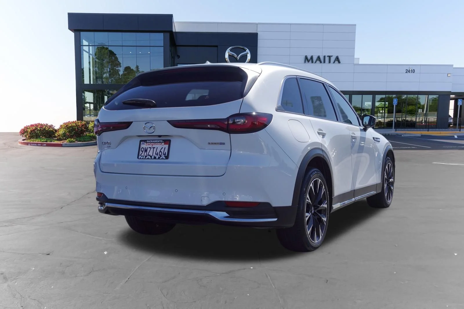 Certified Used 2024 Rhodium White Premium Mazda Premium Plus image 4