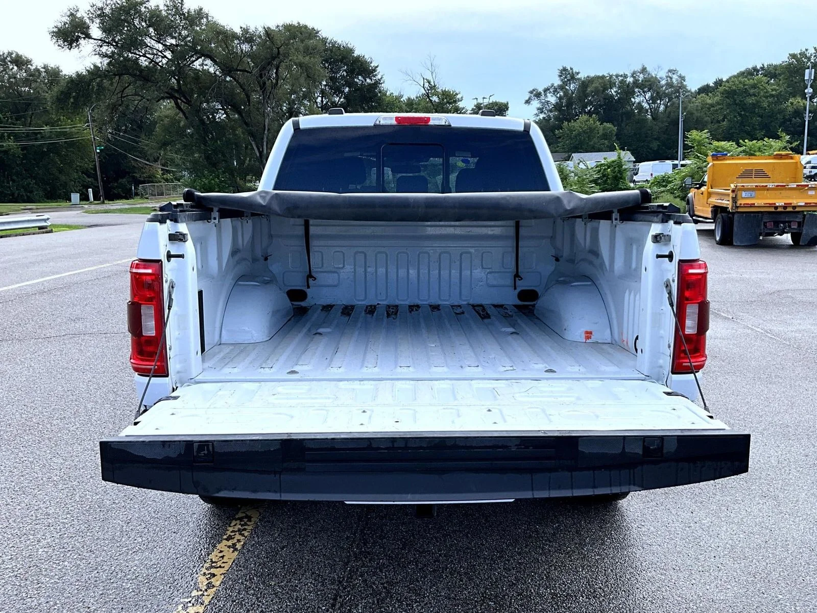 Used 2021 White Ford XLT image 10